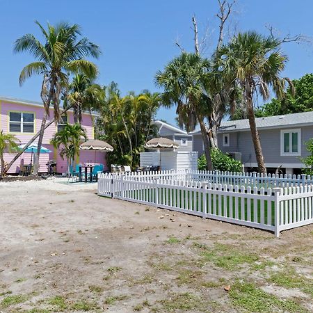 Charming Suite With Balcony And Bikes In Historic Sandpiper Inn Sanibel Exterior photo